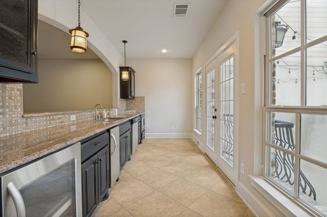 919 Grail Maiden Lane, Lewisville, TX 75056