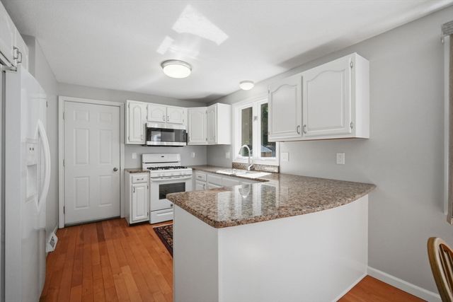 78 Oak Brook Drive, East Longmeadow, MA 01028