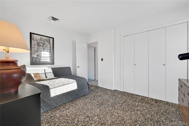 8 Jennifer Drive, New City, NY 10956