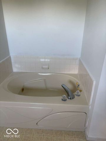 16776 Greensboro Drive, Westfield, IN 46074