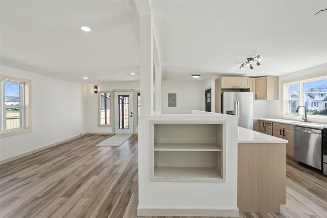 1405 W Pleasant Street, Knoxville, IA 50138