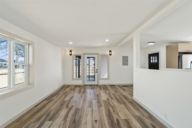 1405 W Pleasant Street, Knoxville, IA 50138