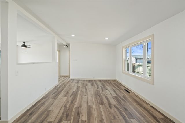 1405 W Pleasant Street, Knoxville, IA 50138