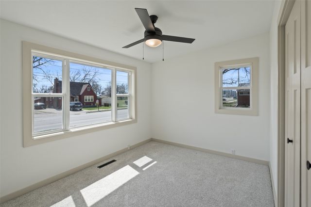 1405 W Pleasant Street, Knoxville, IA 50138