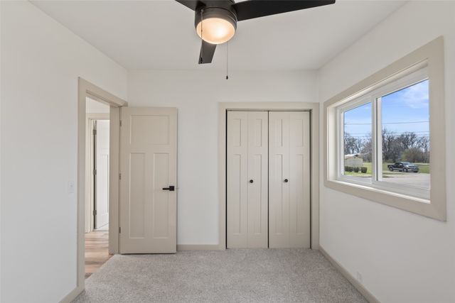 1405 W Pleasant Street, Knoxville, IA 50138