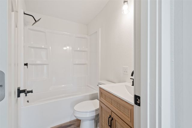 1405 W Pleasant Street, Knoxville, IA 50138