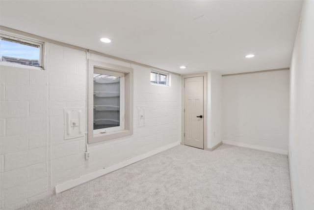 1405 W Pleasant Street, Knoxville, IA 50138