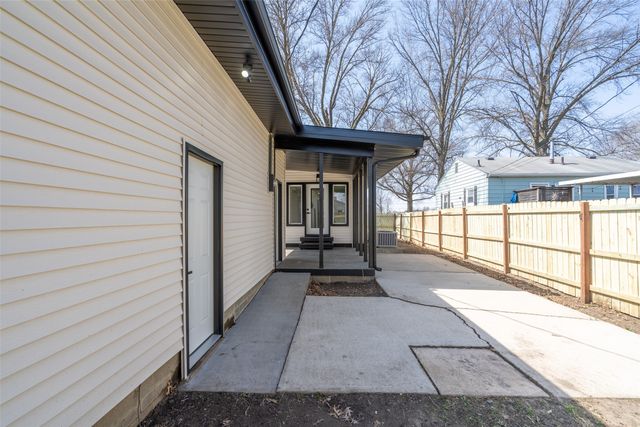 1405 W Pleasant Street, Knoxville, IA 50138