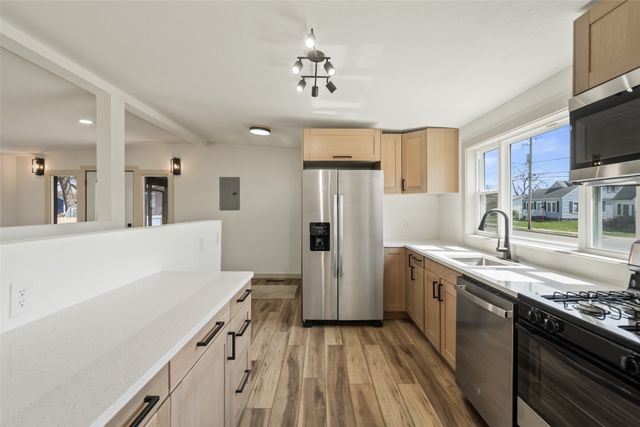 1405 W Pleasant Street, Knoxville, IA 50138