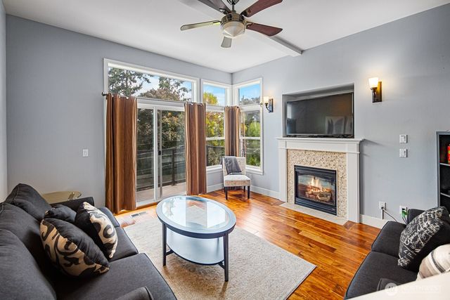 215 A 26th Avenue E, Seattle, WA 98112