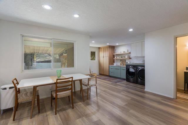 7708 Summer Avenue NE, Albuquerque, NM 87110