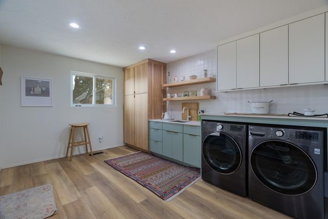 7708 Summer Avenue NE, Albuquerque, NM 87110