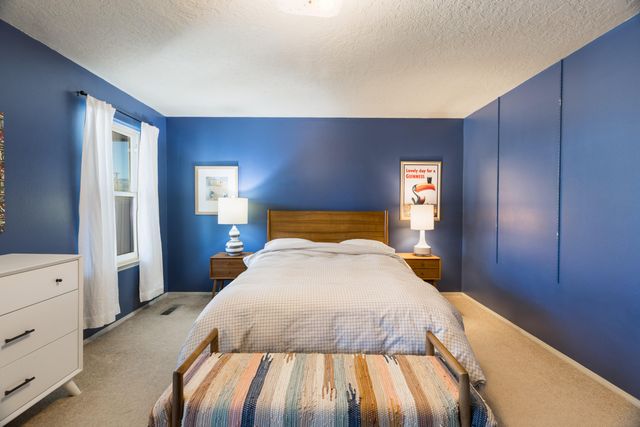 7708 Summer Avenue NE, Albuquerque, NM 87110