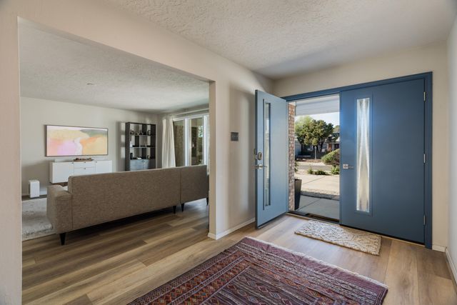 7708 Summer Avenue NE, Albuquerque, NM 87110