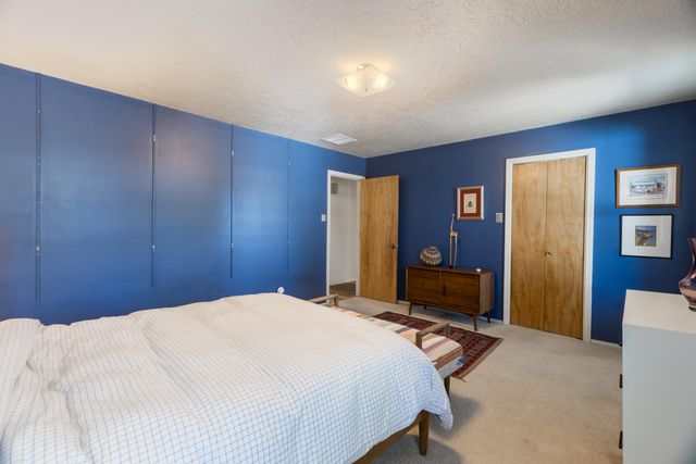 7708 Summer Avenue NE, Albuquerque, NM 87110