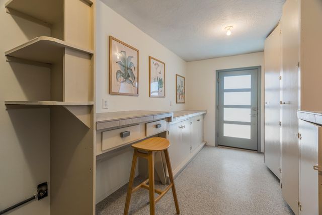 7708 Summer Avenue NE, Albuquerque, NM 87110