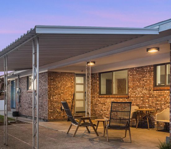 7708 Summer Avenue NE, Albuquerque, NM 87110