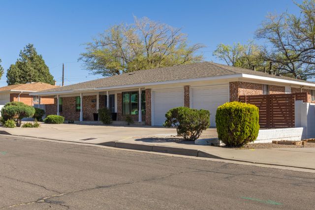 7708 Summer Avenue NE, Albuquerque, NM 87110