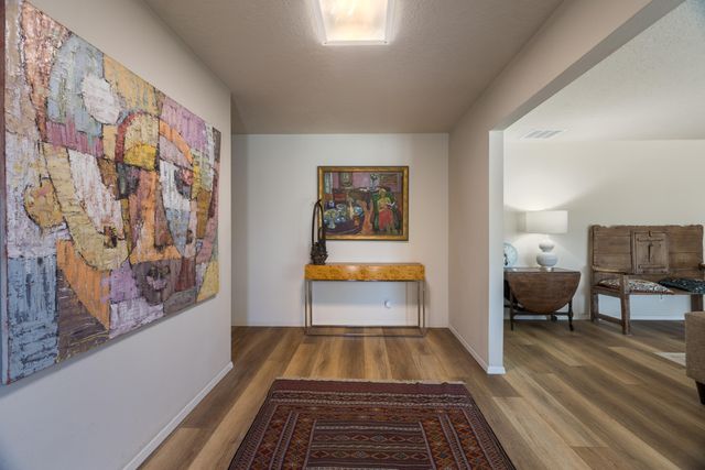 7708 Summer Avenue NE, Albuquerque, NM 87110