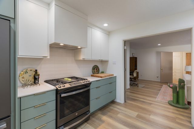 7708 Summer Avenue NE, Albuquerque, NM 87110