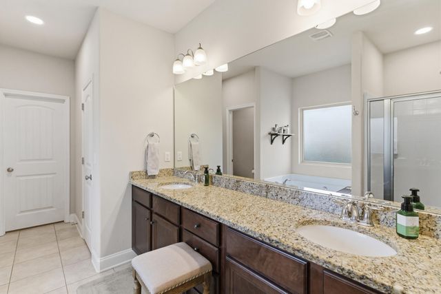 26 E Yellowstone, Hattiesburg, MS 39402