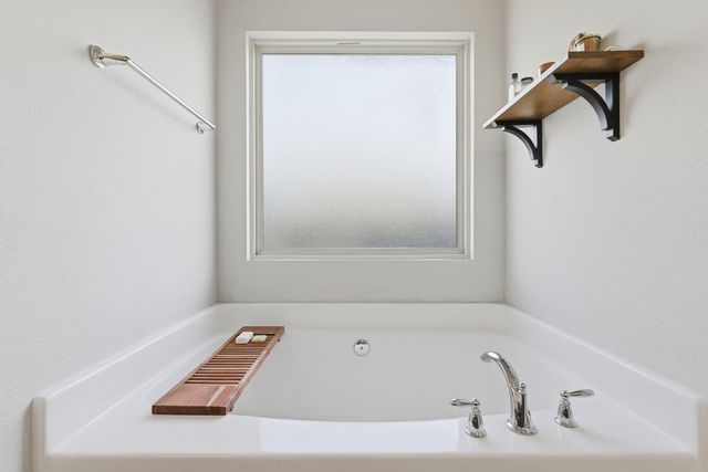 26 E Yellowstone, Hattiesburg, MS 39402