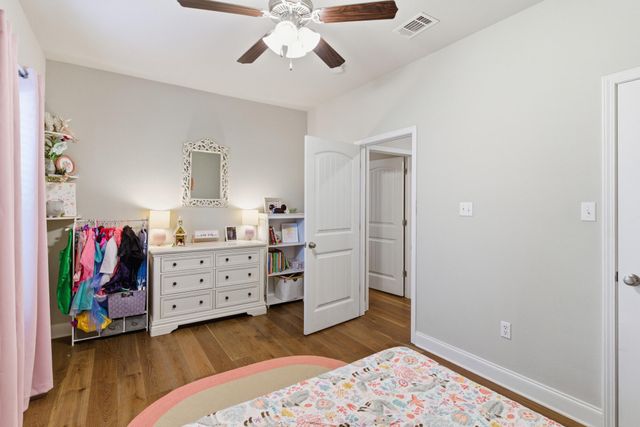 26 E Yellowstone, Hattiesburg, MS 39402