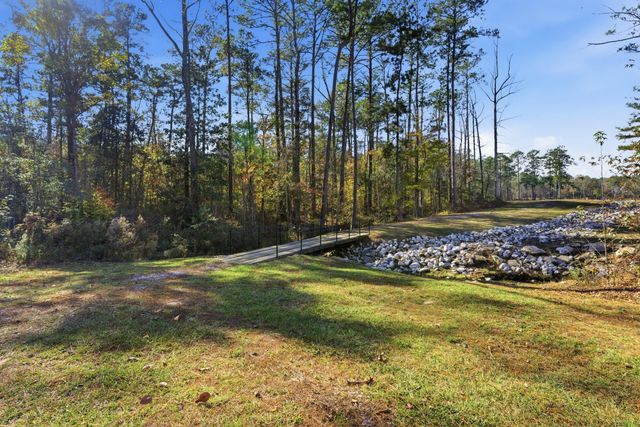 26 E Yellowstone, Hattiesburg, MS 39402