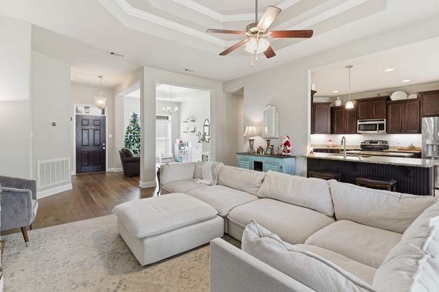 26 E Yellowstone, Hattiesburg, MS 39402