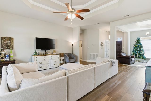 26 E Yellowstone, Hattiesburg, MS 39402