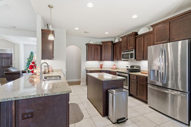 26 E Yellowstone, Hattiesburg, MS 39402