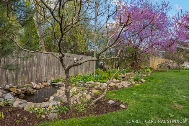 N385 Silverleaf Boulevard, Wheaton, IL 60187