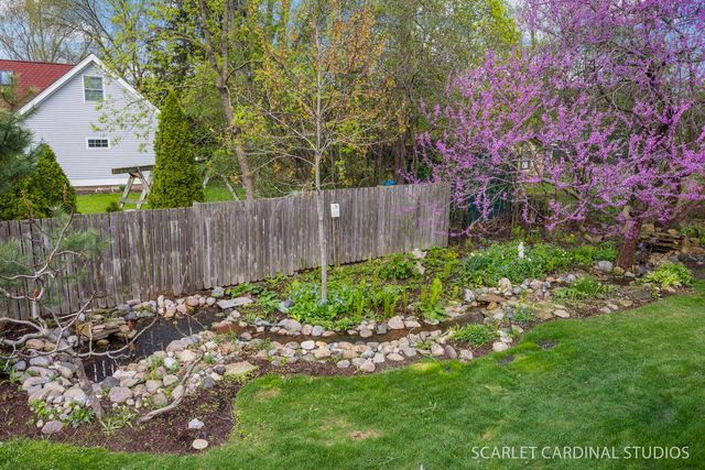 N385 Silverleaf Boulevard, Wheaton, IL 60187