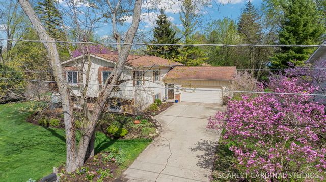N385 Silverleaf Boulevard, Wheaton, IL 60187