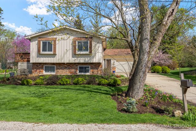 N385 Silverleaf Boulevard, Wheaton, IL 60187