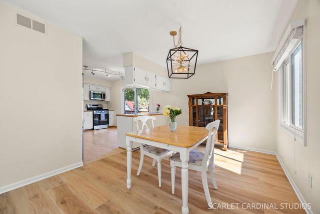 N385 Silverleaf Boulevard, Wheaton, IL 60187