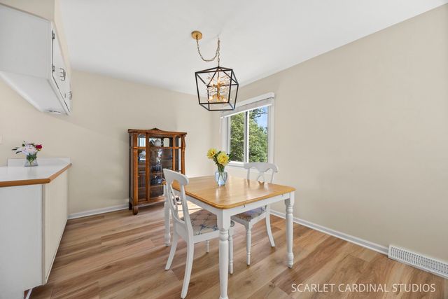 N385 Silverleaf Boulevard, Wheaton, IL 60187