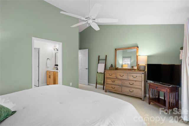 522 Toxaway Court, Lake Toxaway, NC 28747