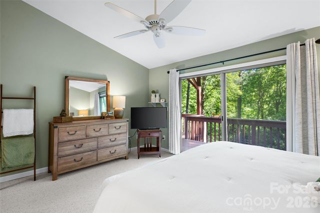 522 Toxaway Court, Lake Toxaway, NC 28747