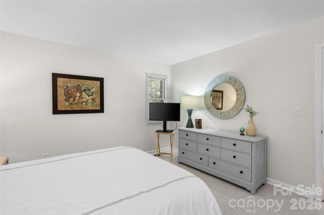 522 Toxaway Court, Lake Toxaway, NC 28747
