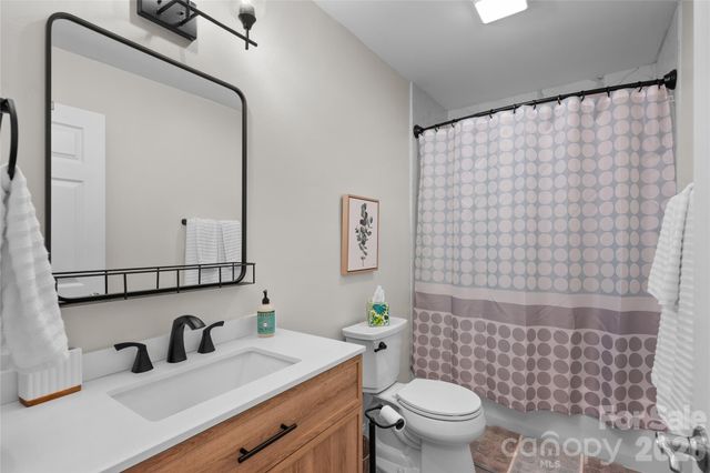 522 Toxaway Court, Lake Toxaway, NC 28747