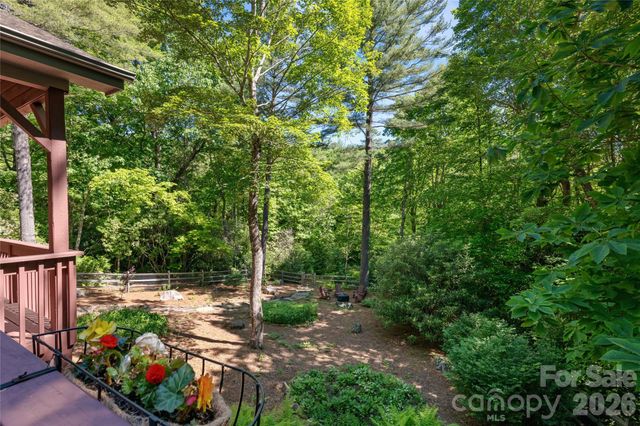 522 Toxaway Court, Lake Toxaway, NC 28747