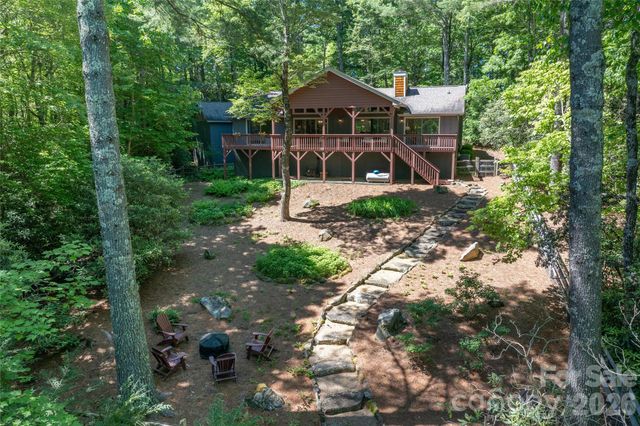 522 Toxaway Court, Lake Toxaway, NC 28747