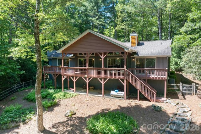 522 Toxaway Court, Lake Toxaway, NC 28747