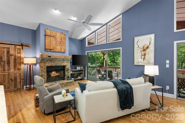 522 Toxaway Court, Lake Toxaway, NC 28747