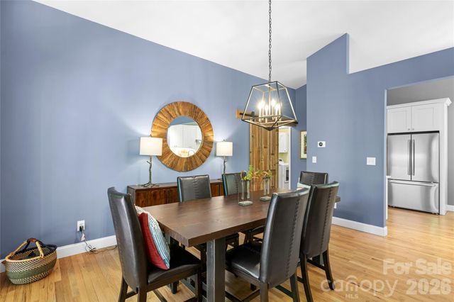522 Toxaway Court, Lake Toxaway, NC 28747