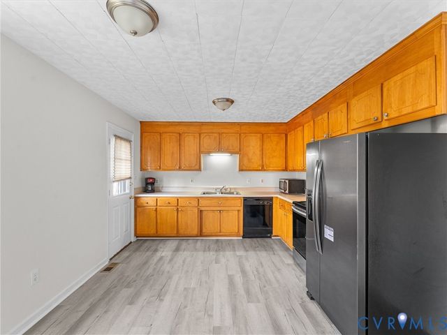 309 S 17th Ave, Hopewell, VA 23860