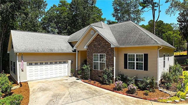 103 Meadowbrook Lane, Bremen, GA 30110