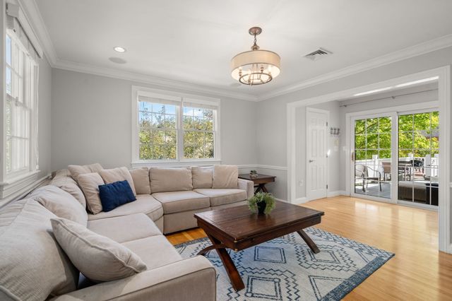 5 South Main St., Sherborn, MA 01770