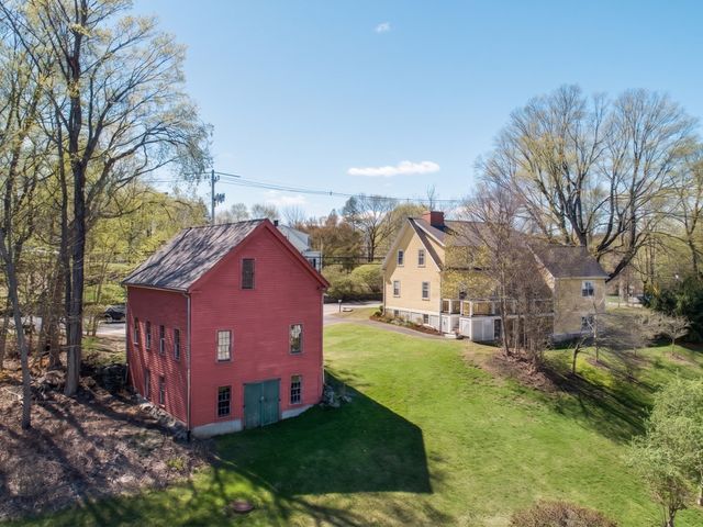 5 South Main St., Sherborn, MA 01770